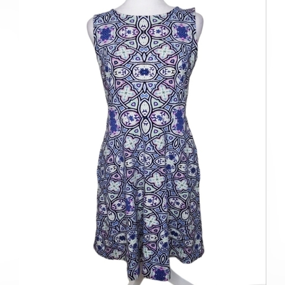 Talbots Edie Knit & Fit Flare Dress, Medallion Print Sleeveless Sz M Petite - Picture 1 of 7